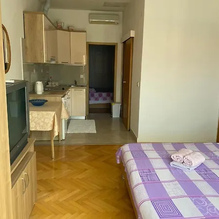 Rudelj * Makarska