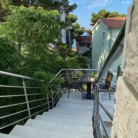 Rudelj * Makarska